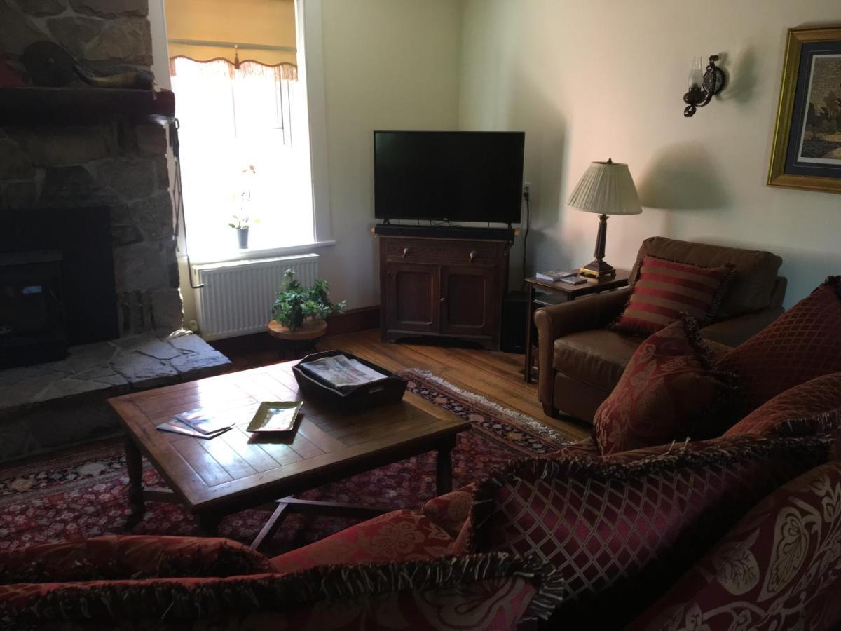 Sawyer'S Creek Bed And Breakfast Algonquin Highlands Екстер'єр фото